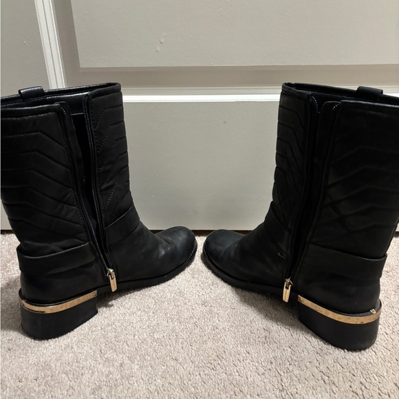 Vince Camuto Stylish Black Women's Boots - Picture 7 of 8